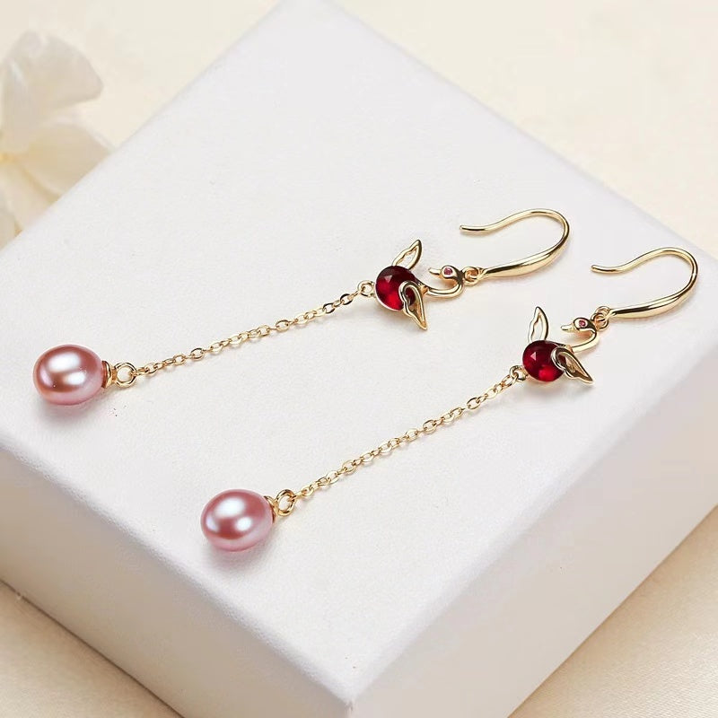 (E024)  Pearl earrings