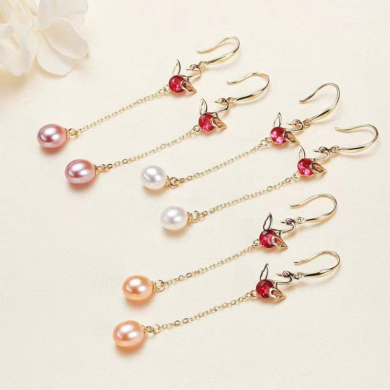 (E024)  Pearl earrings