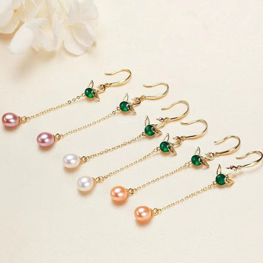 (E024)  Pearl earrings