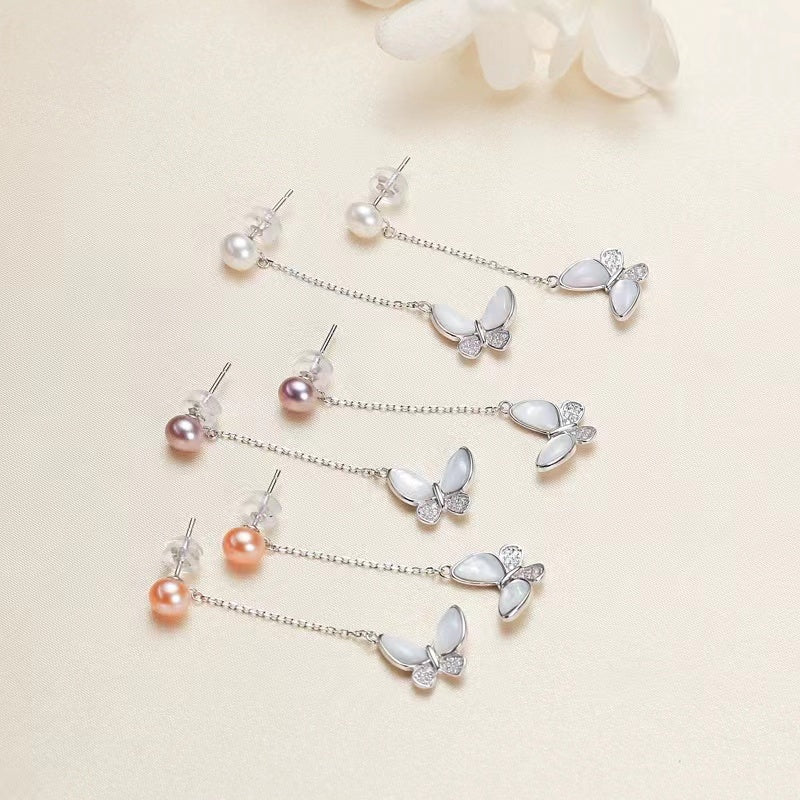 (E025)  Pearl earrings