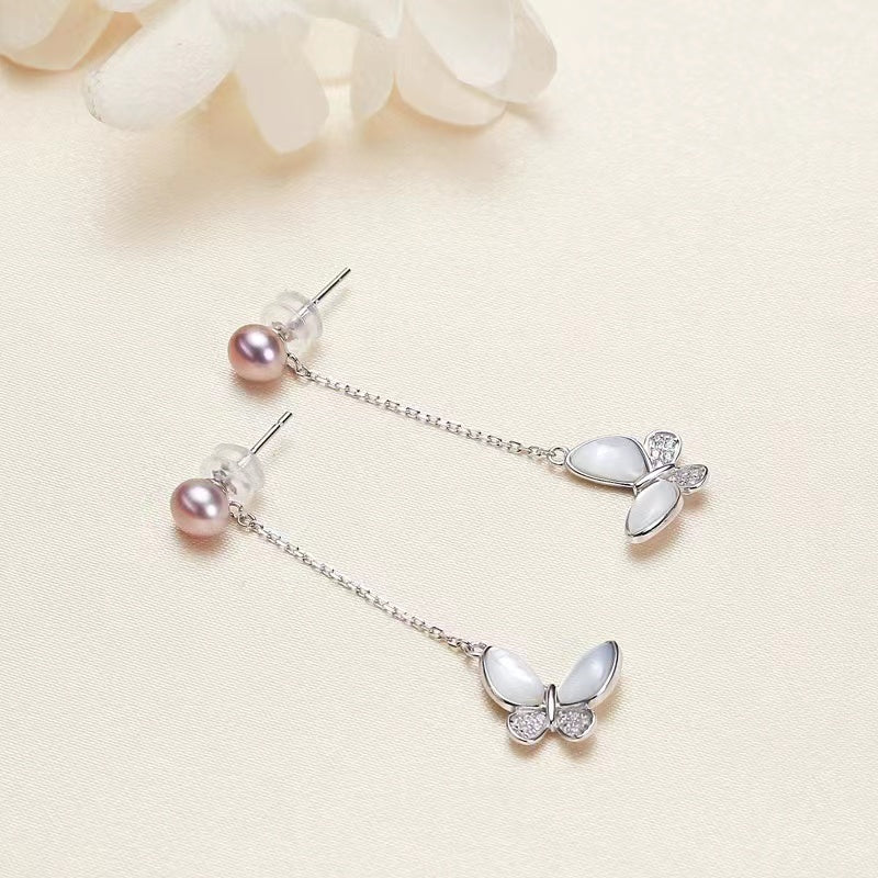 (E025)  Pearl earrings