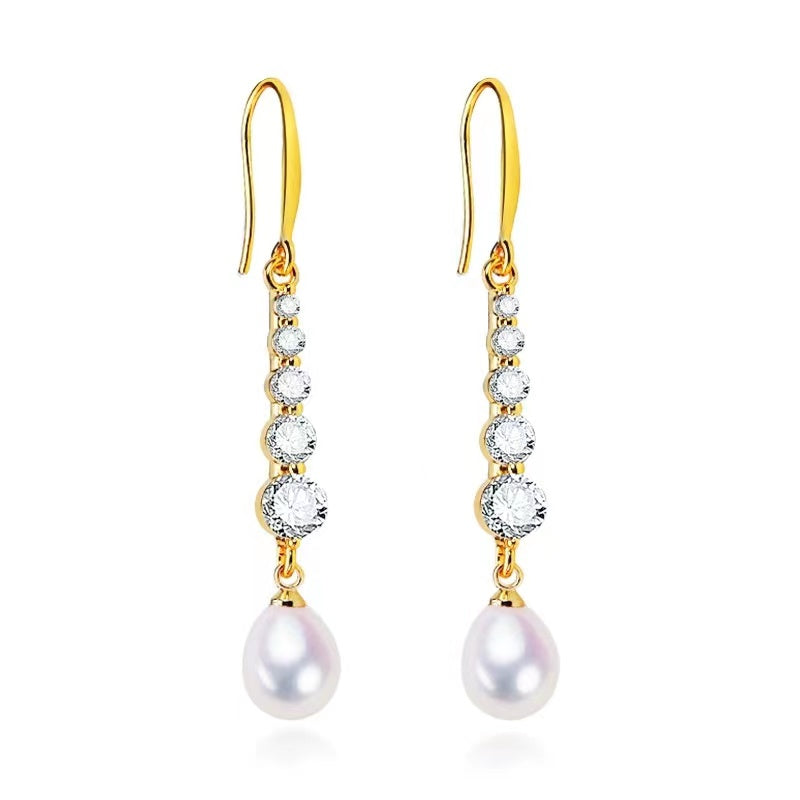 (E026)  Pearl earrings