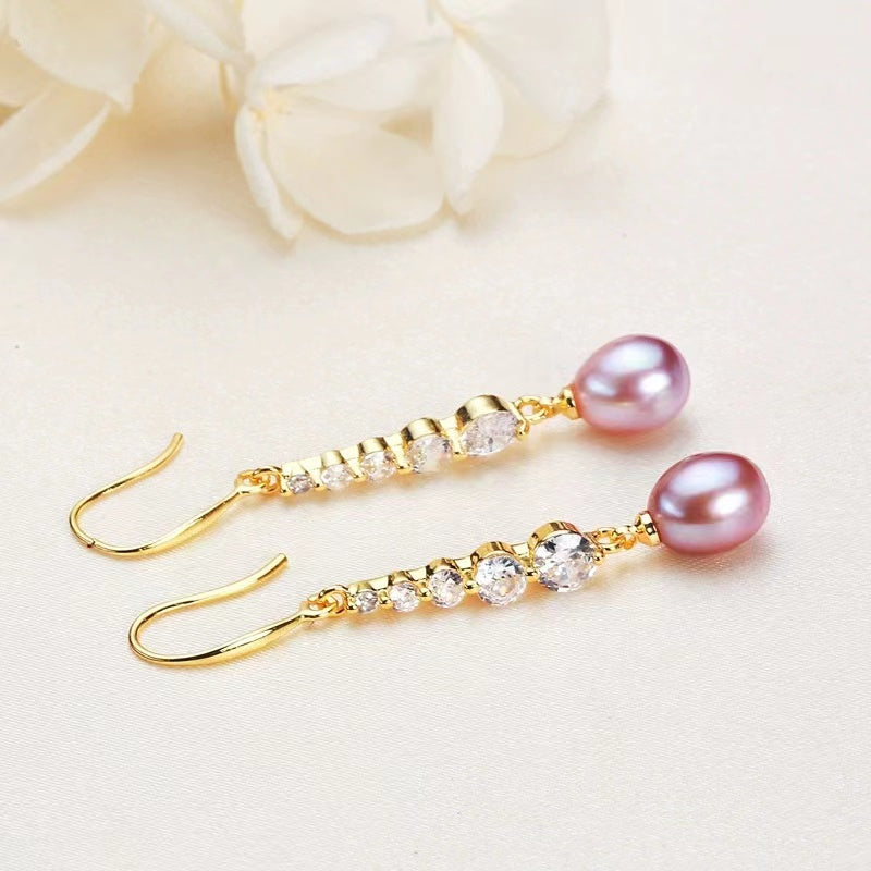 (E026)  Pearl earrings
