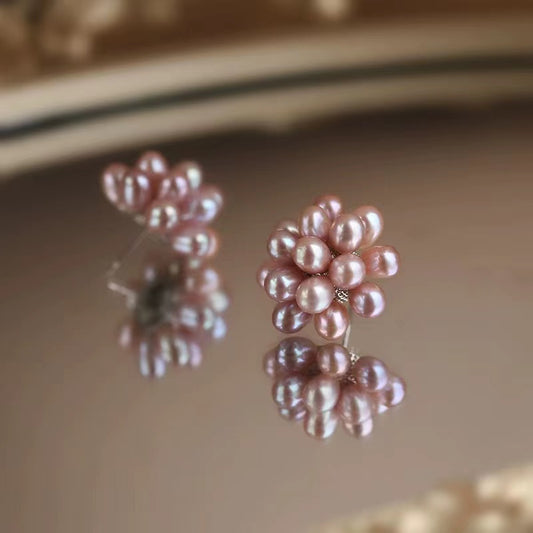 (E027)  Pearl earrings