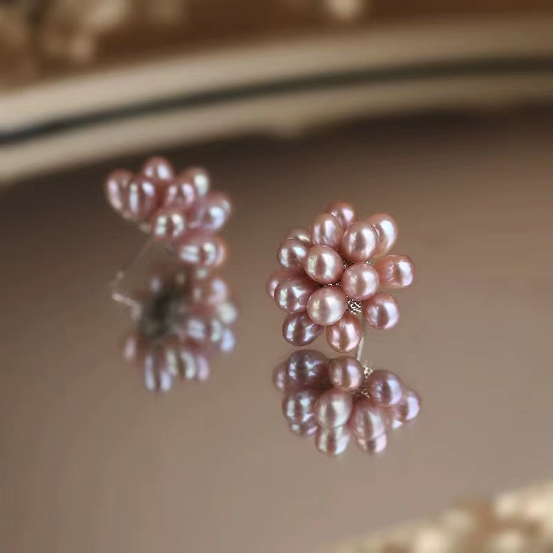 (E027)  Pearl earrings