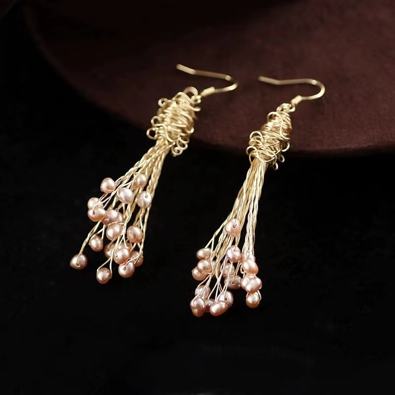 (E028)  Pearl earrings