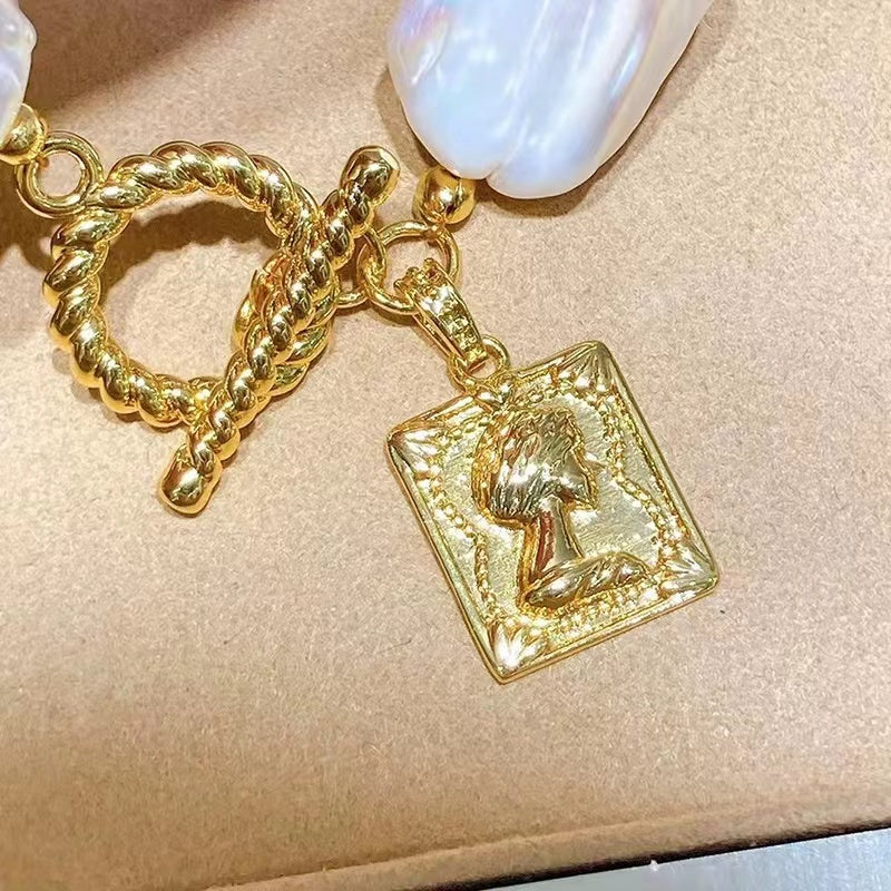 (J026)  Rectangle baroque  pearl set