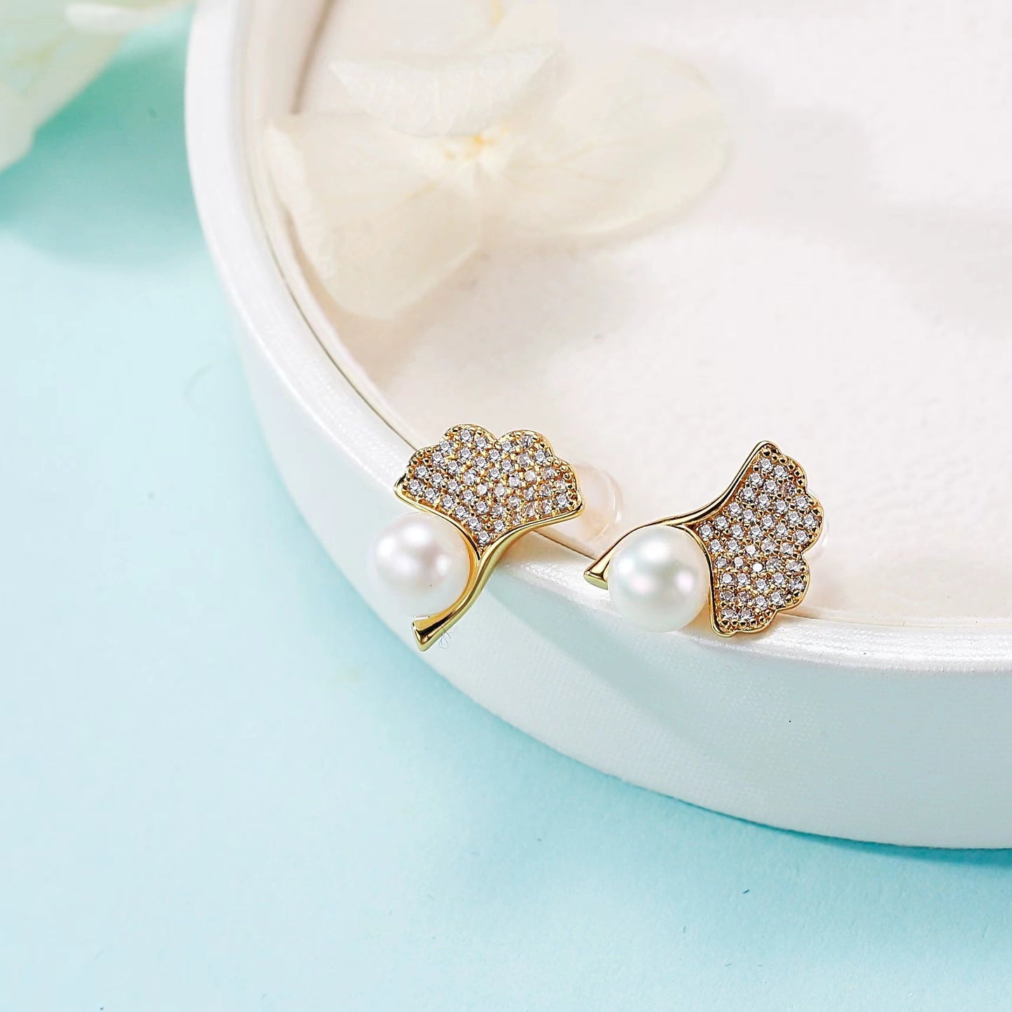 (J044)   Ginkgo leaf  pearl set--Pendant & Earring