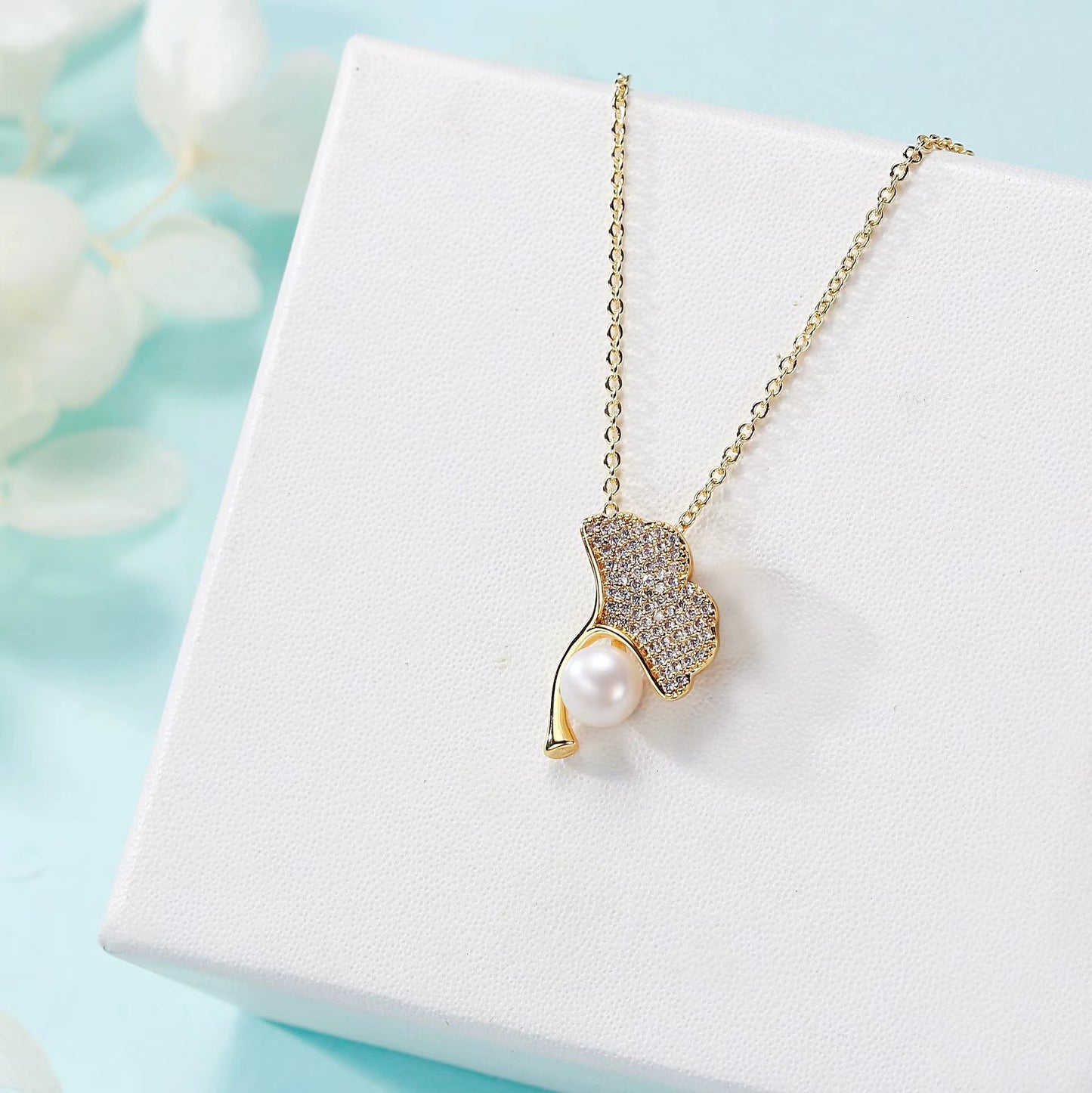 (J044)   Ginkgo leaf  pearl set--Pendant & Earring