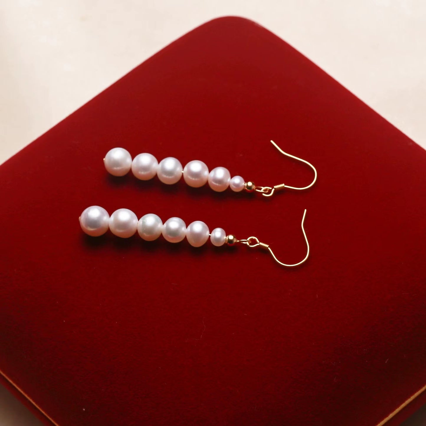 (E030)  Pearl tassels  earrings USD25