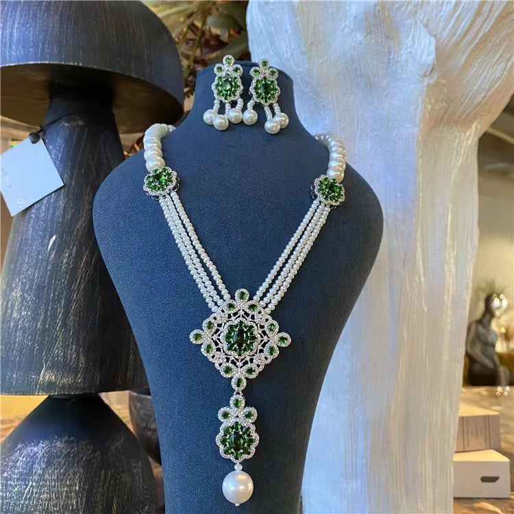 (J017)  Three layers full pearl set