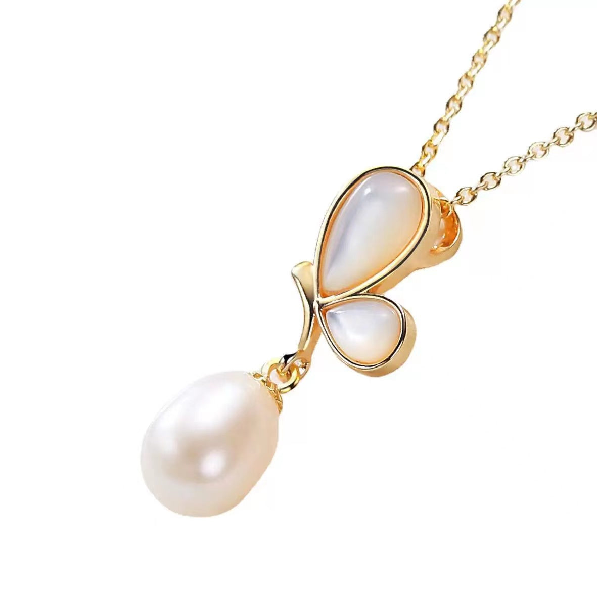 (P019) Butterfly pearl pendant USD15