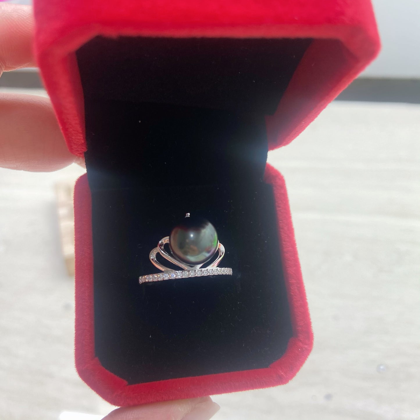 Black Tahitian pearl ring (R32)