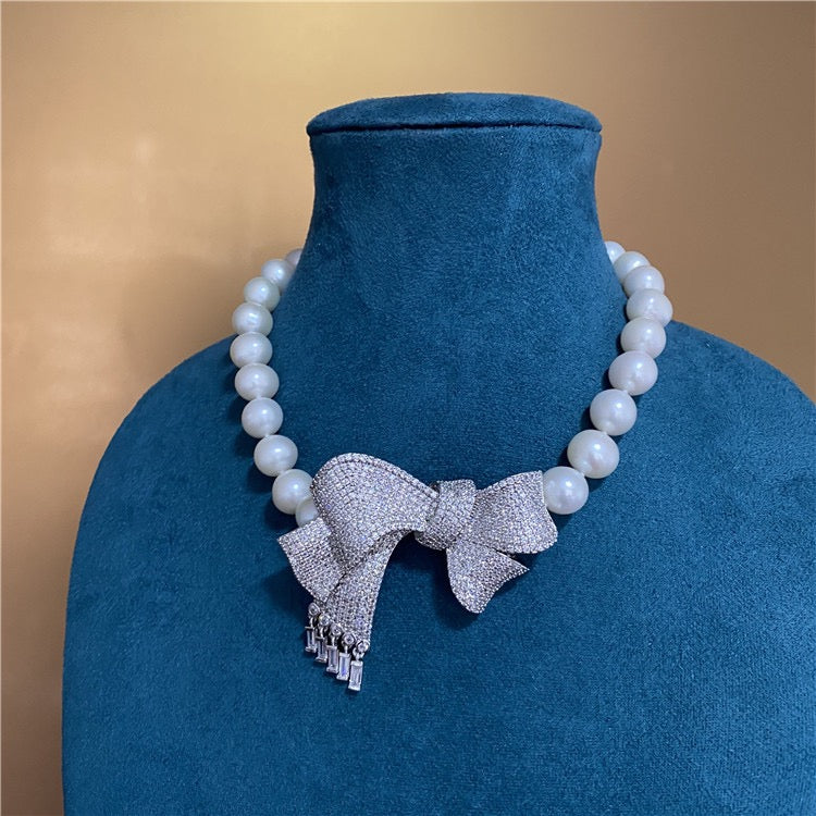 (N019)Bow-tie necklace