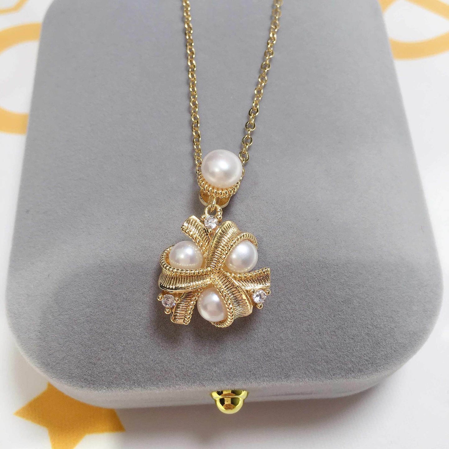 (J019)  Three  pearls set