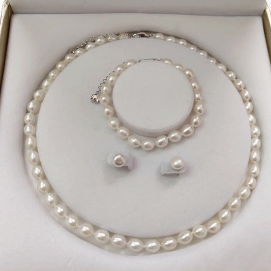 (J029)  Pearl set
