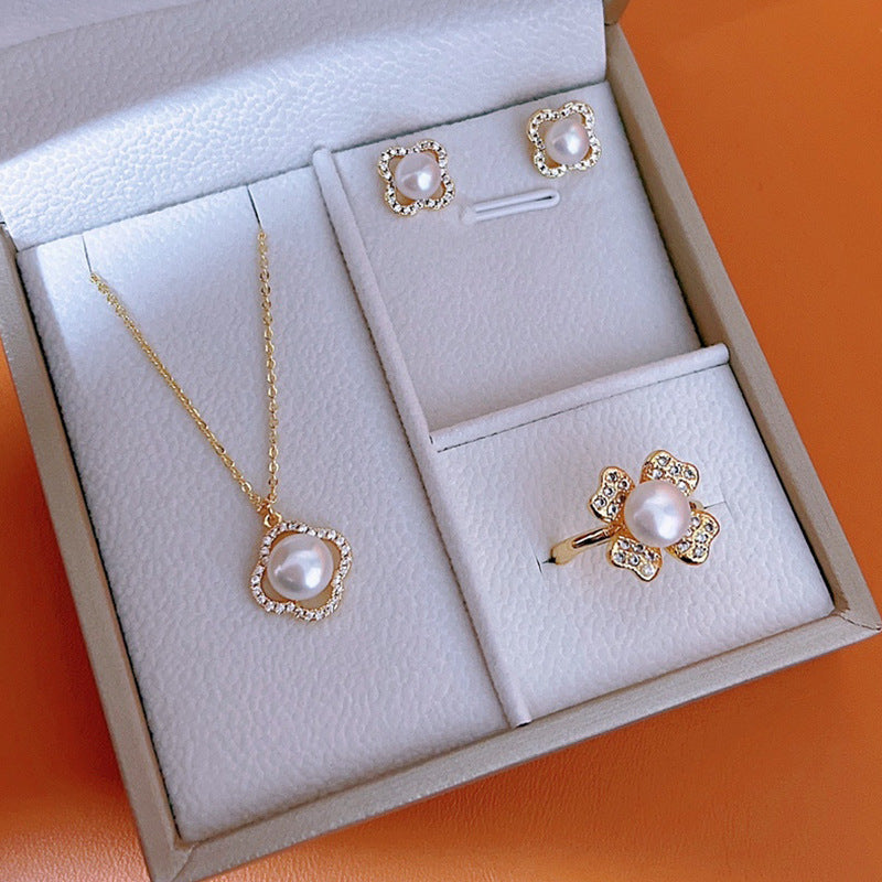 (J033)  pearl set