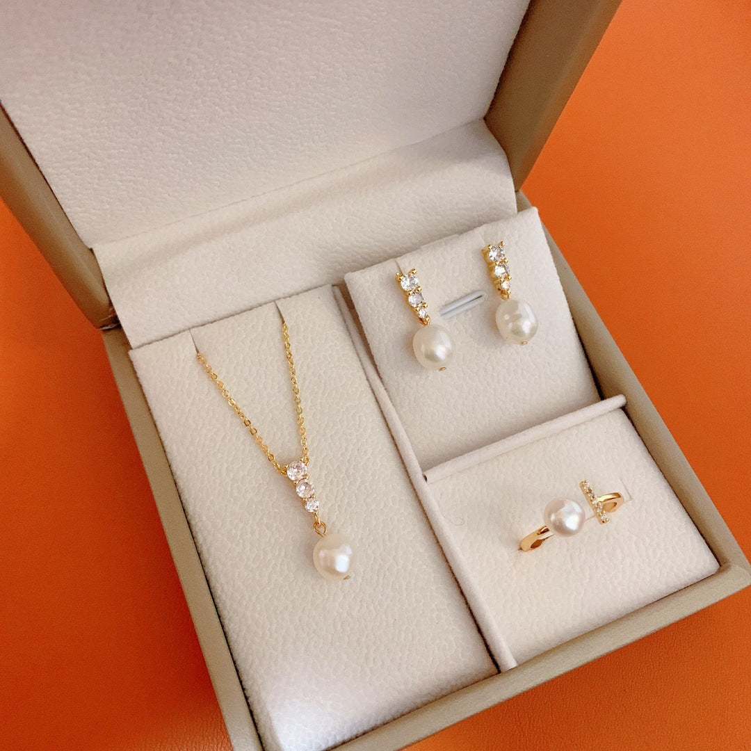 (J033)  pearl set