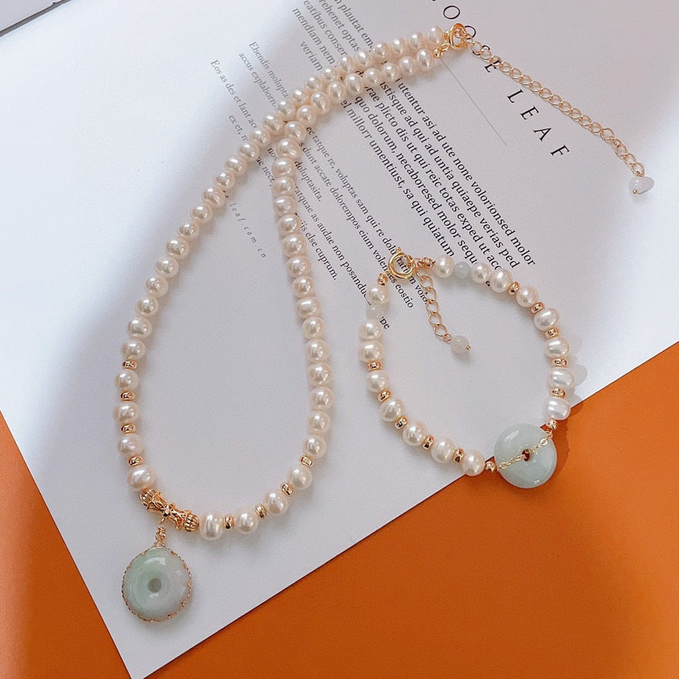 (J046) Jade and  Full pearl set