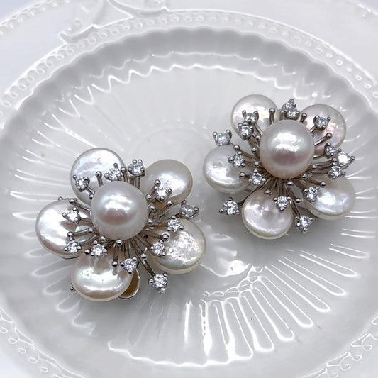 Floral pearl brooch