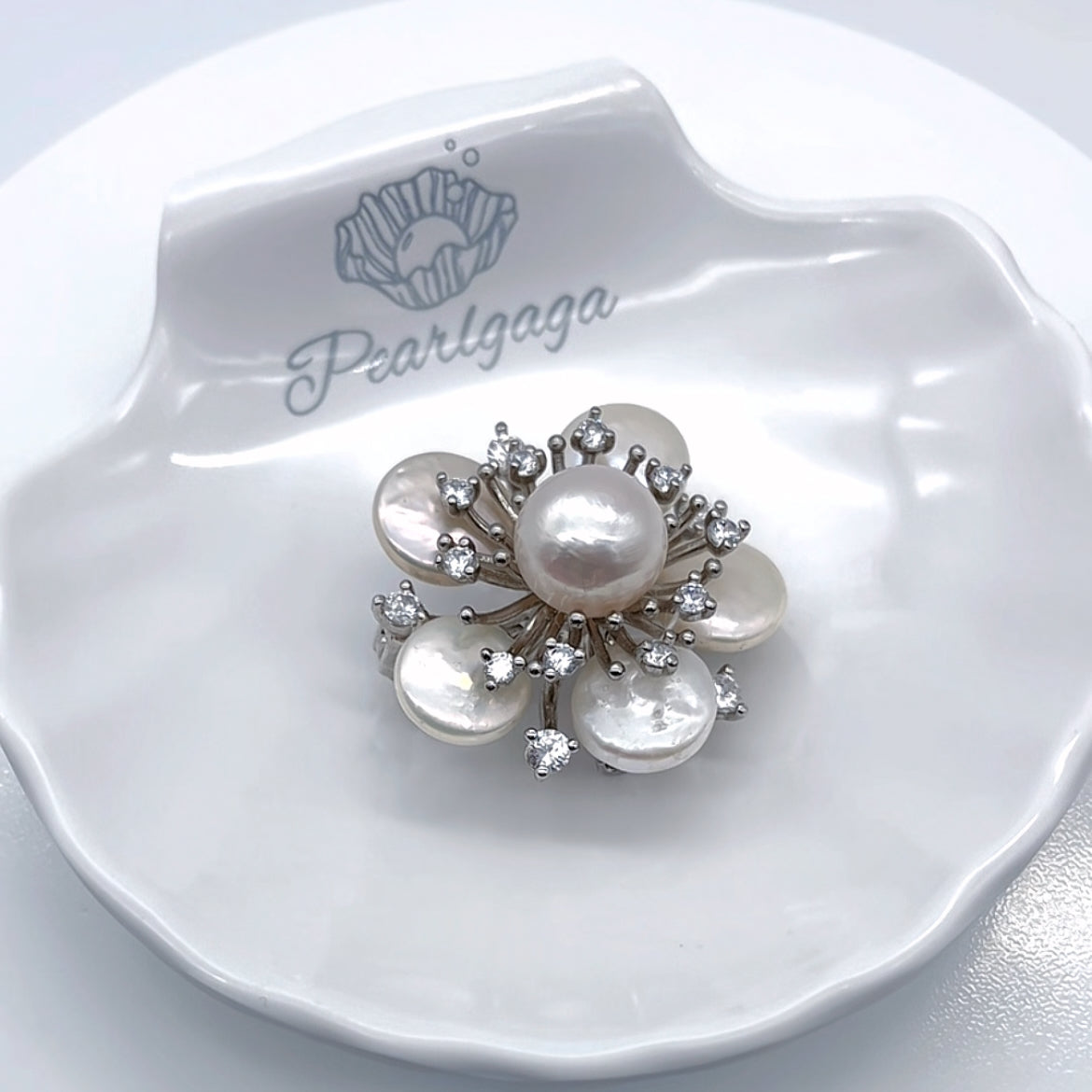 Floral pearl brooch