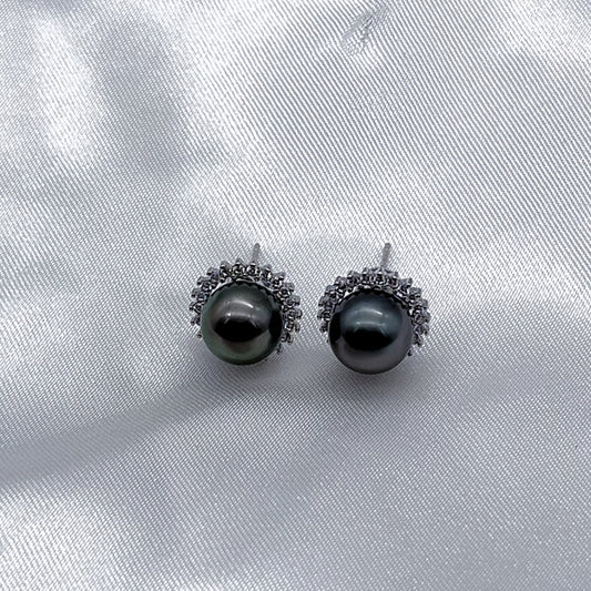 Silver earrings with Tahiti pearls