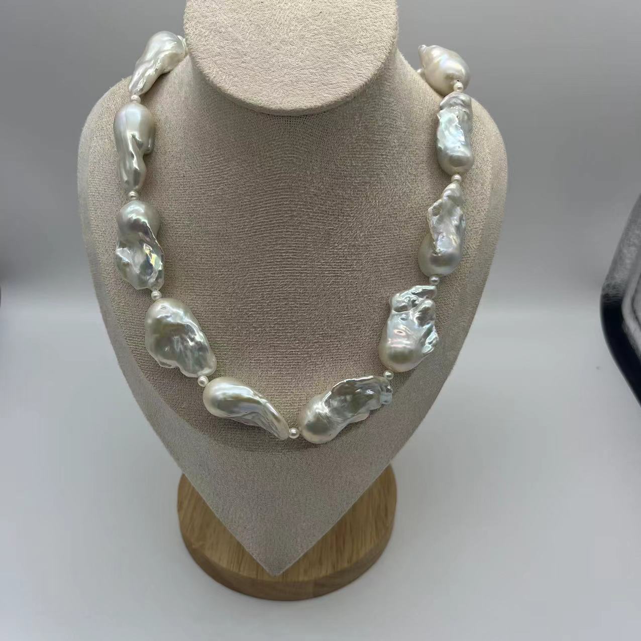 White Legendary baroque full pearl necklace