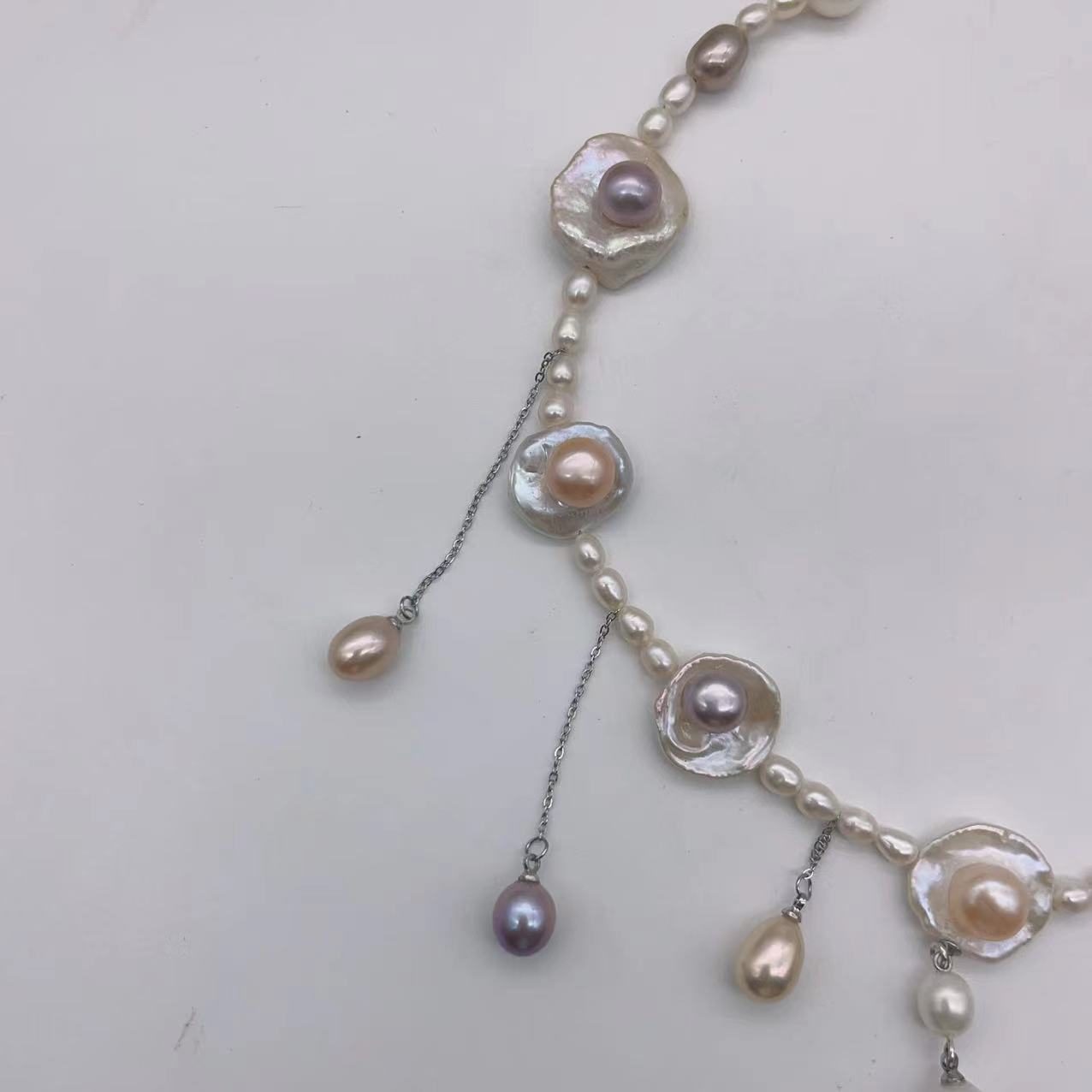 Petaled pearl necklace