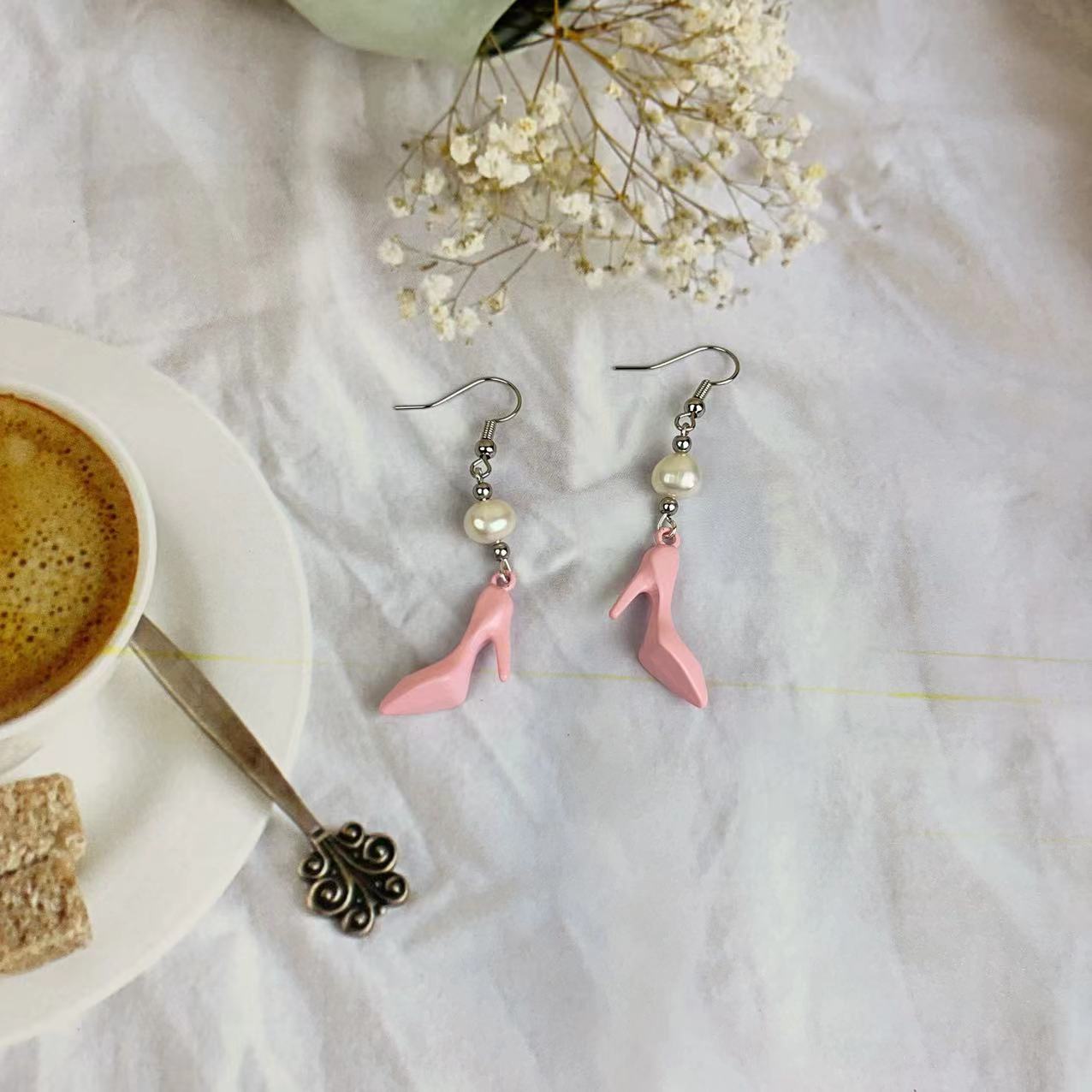 High heels and cat Pearl Jewelry set