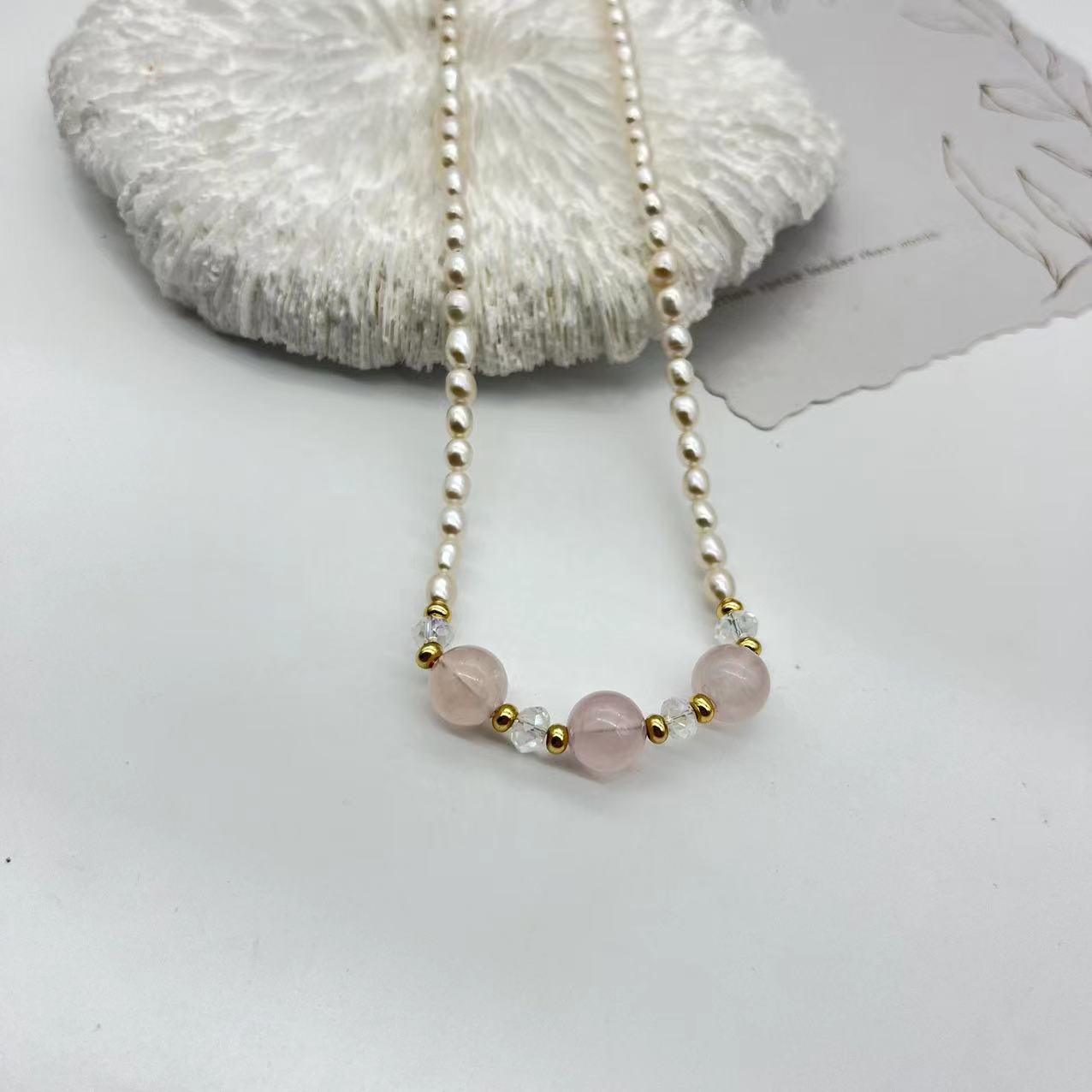 Pink crystal pearl necklace