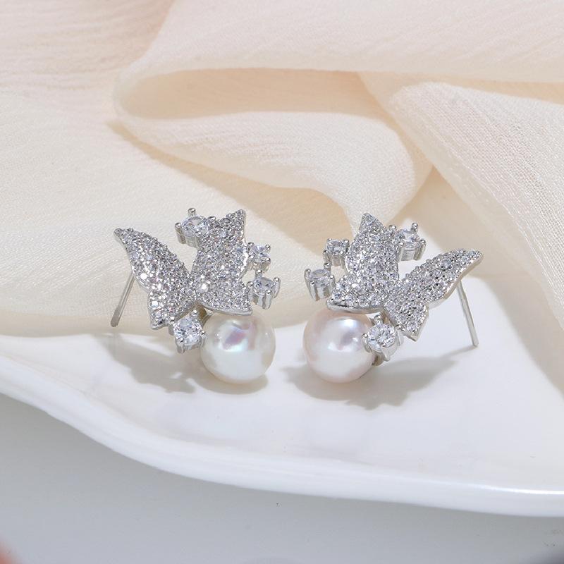 Full of diamond butterfly pearl earrings