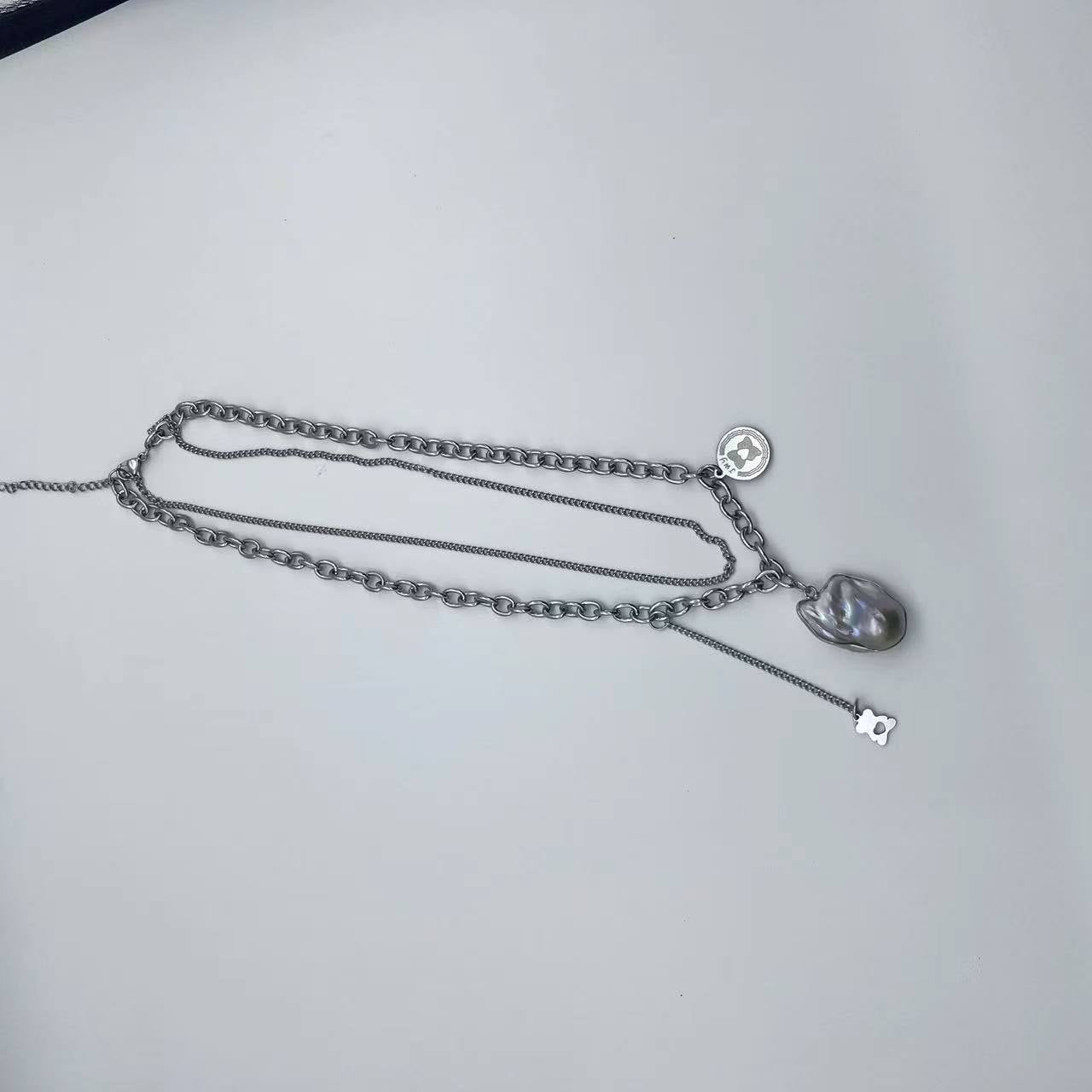 Collier pendentif Lendary