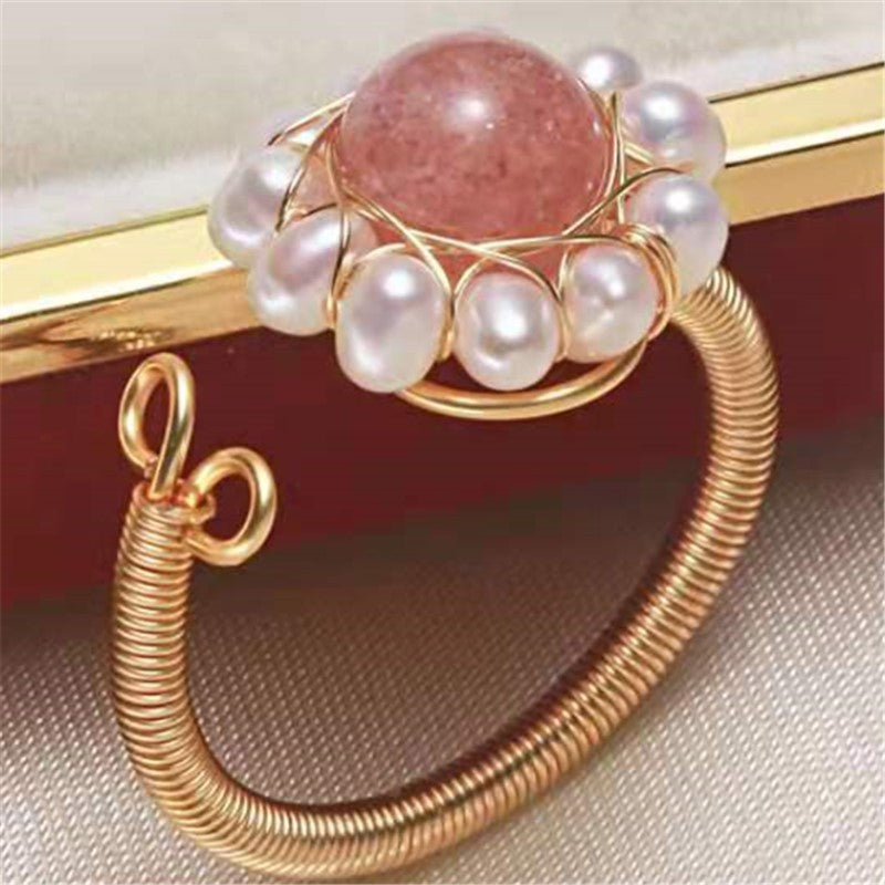 Cristal de fraise avec bague en perles