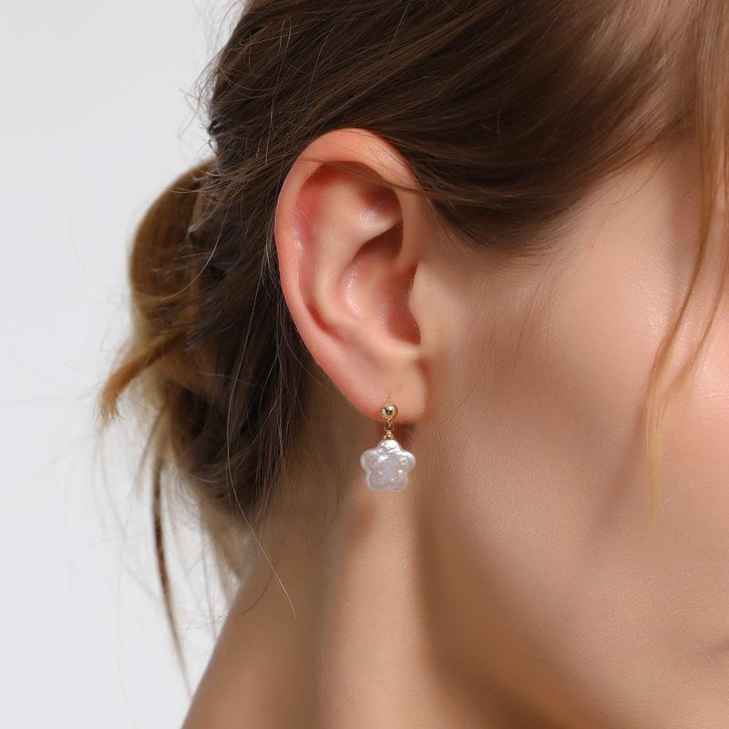 Sterling silver earrings with flower pearls