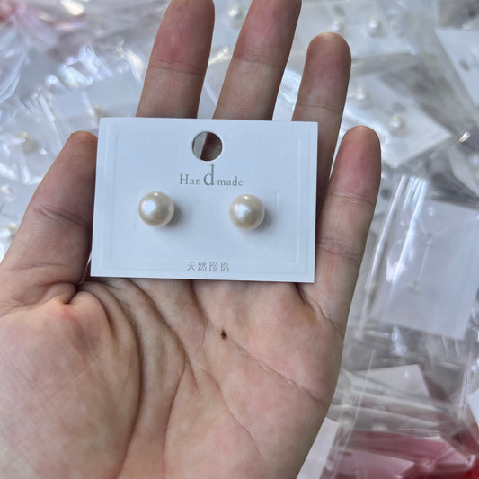 Pearl stud