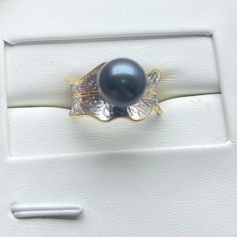 Lynne ring with black tahitian 5A quality ring customization