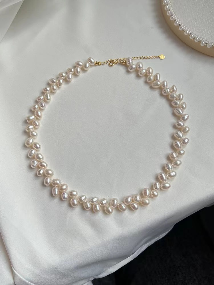 Pearl necklace 90 USD N33