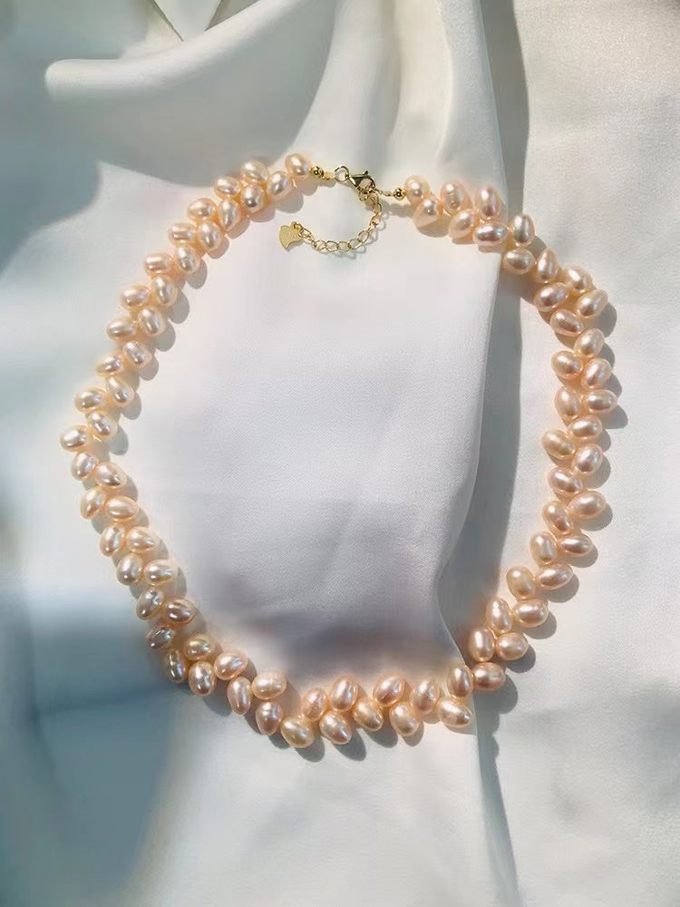 Pearl necklace 90 USD N33