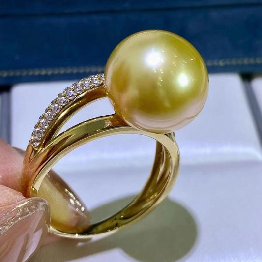 Bague perle d'eau salée Golden Pearl des mers du Sud en or 18 carats R53