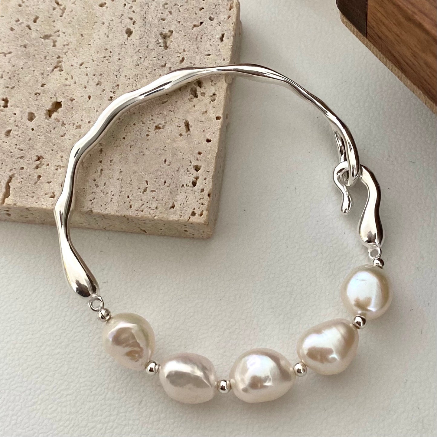 Fresh water pearl bracelet USD39 (B5) and we need your wrist size