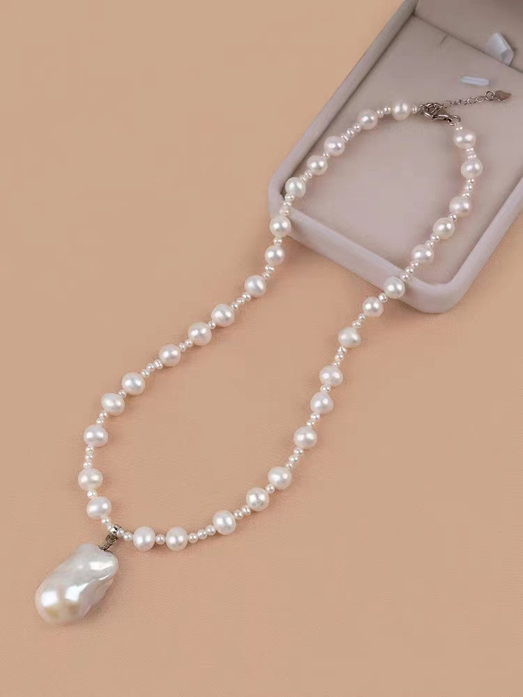 Legendary baroque pearl necklace (N19)