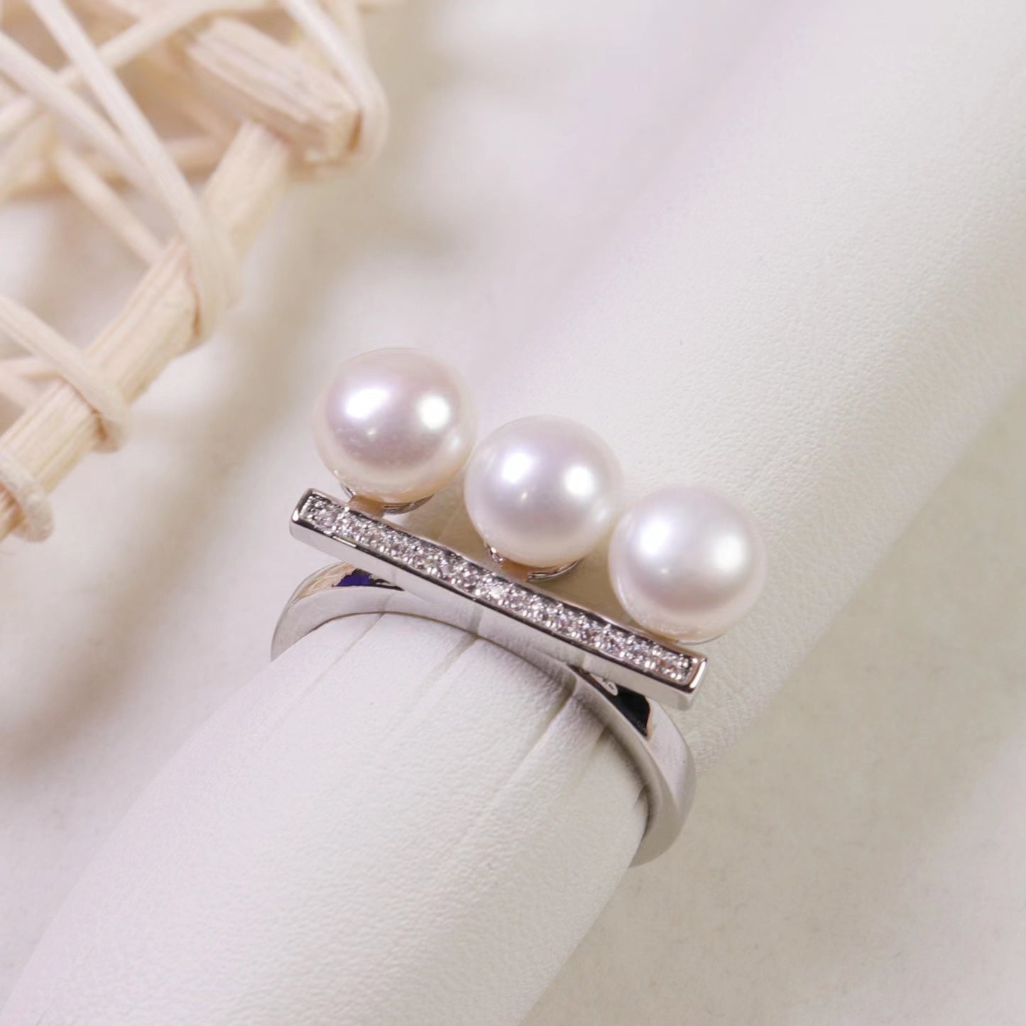 Button pearl set USD47 (S6)