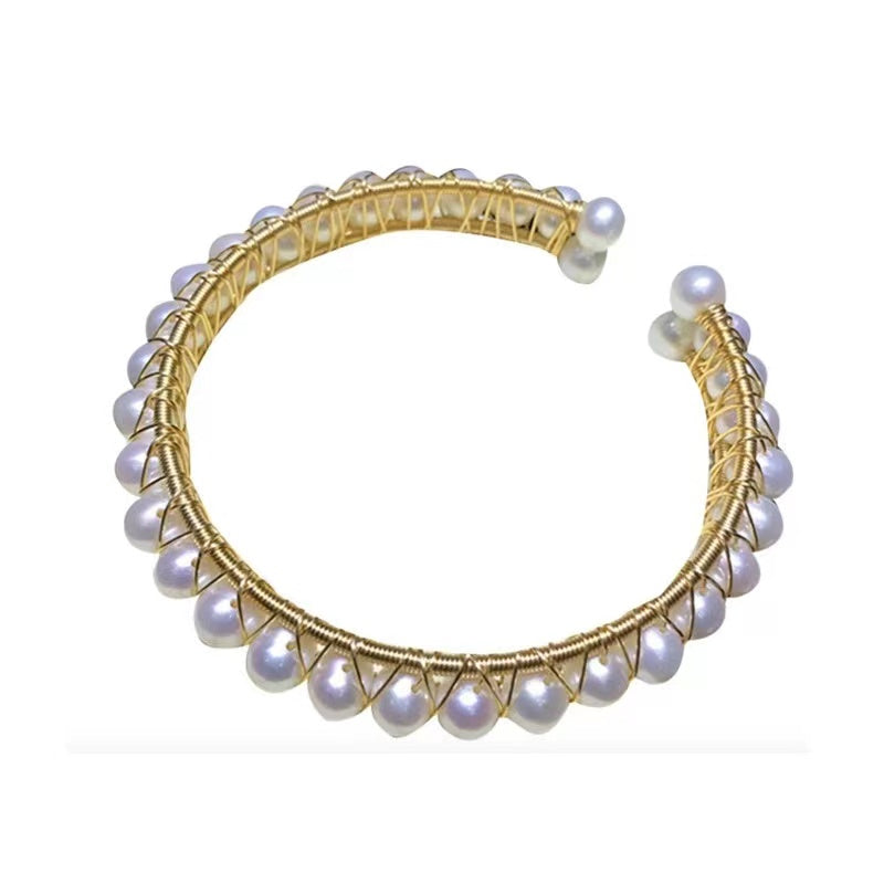 Bracelet plein de perles 70 USD (B20)