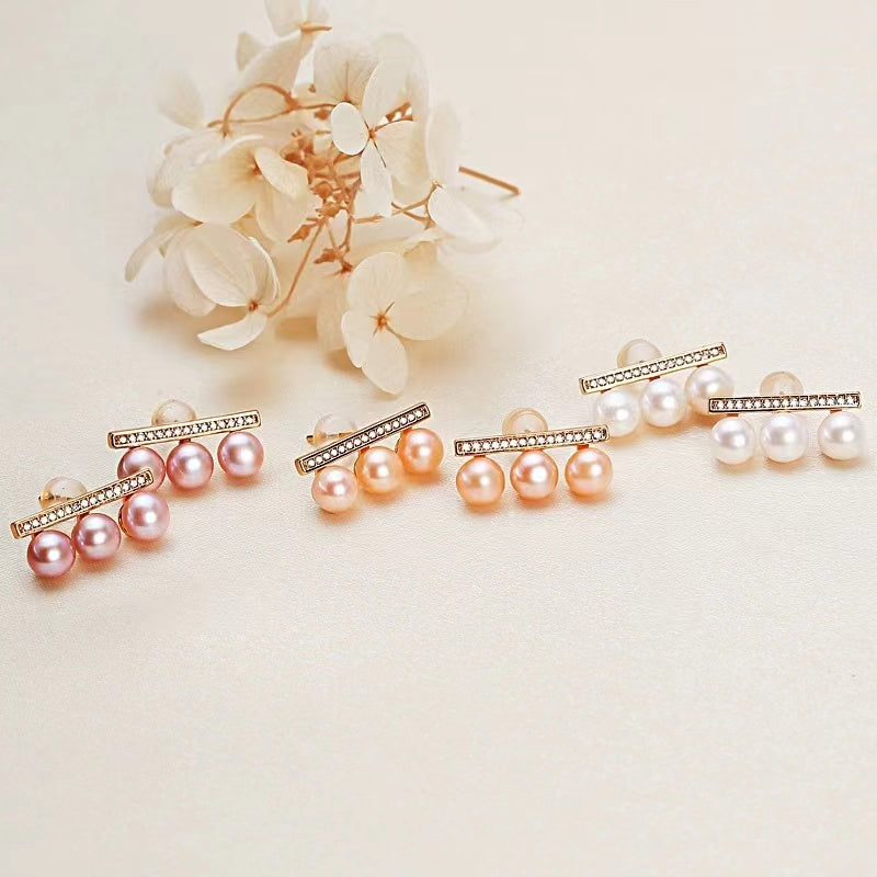 Pearl earrings USD15 (E28)