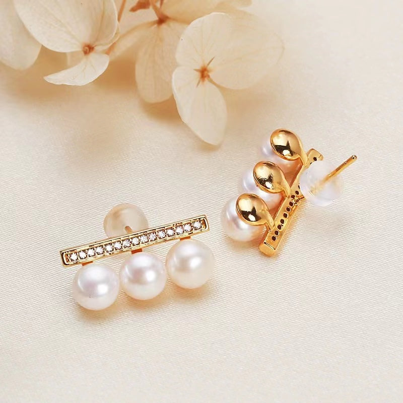 Pearl earrings USD15 (E28)