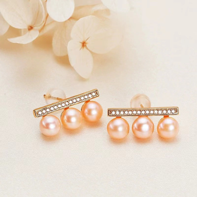 Pearl earrings USD15 (E28)