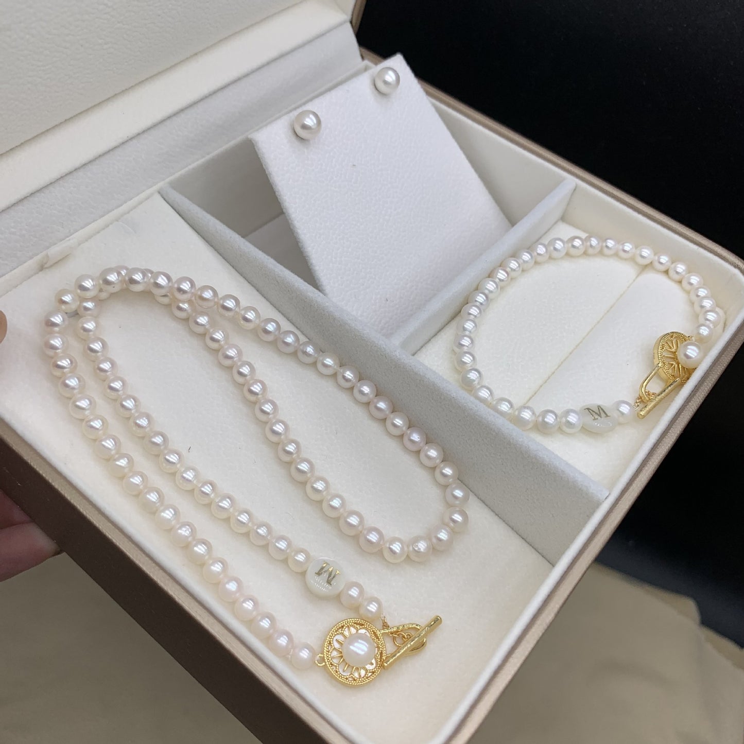 Full pearl set USD249